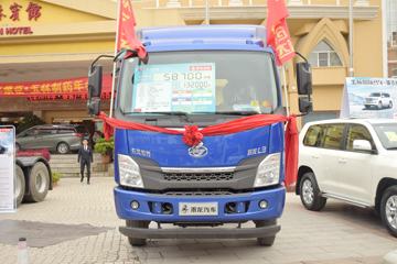 东风柳汽 乘龙L3 160马力 4X2 6.75米排半栏板载货车(LZ1160M3AB)
