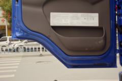 东风柳汽 乘龙L3 160马力 4.2米单排厢式轻卡底盘(JQ5040XXY01)