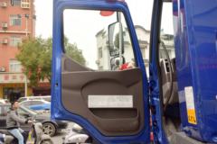 东风柳汽 乘龙L3 160马力 4.2米单排厢式轻卡底盘(JQ5040XXY01)