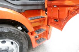 联合U系&nbsp;冷藏车驾驶室图片