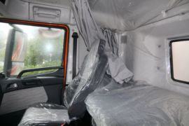 联合U系&nbsp;冷藏车驾驶室图片