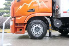 联合卡车 U 350重卡 350马力 6X2冷藏车(国六)