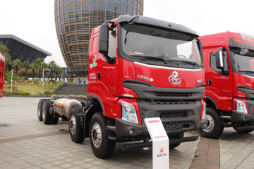 东风柳汽 乘龙H7 400马力 8X4 7.8米LNG自卸车底盘(LZ3314H7FL)