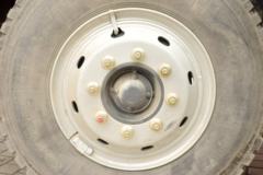 东风柳汽 乘龙H5中卡 220马力 4X2 6.8米仓栅式载货车(LZ5182CCYM3AB)