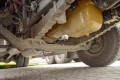 东风柳汽 乘龙H5中卡 220马力 4X2 6.8米仓栅式载货车(LZ5182CCYM3AB)