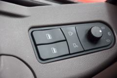 东风柳汽 乘龙H7重卡 420马力 8X4 9.4米仓栅式载货车(LZ5312CCYH7FB)