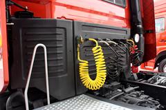 东风商用车 天龙重卡 385马力 6X4 AMT自动挡牵引车(DFL4251A16)