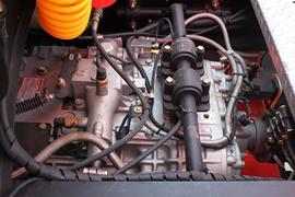 大运&nbsp;牵引车底盘                                                图片