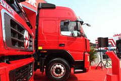 大运 336马力 6X2 牵引车(高顶)(DYX4222PB25WPD3B-24F3AB16E-01)