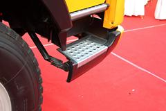 大运 310马力 6X4 5.6米自卸车(平顶)(DYX3251PA38WPD3D-12C5BK42D)