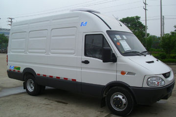 南京依维柯 125马力 冷藏车(镇江康飞牌)(KFT5042XLC)