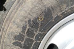 江铃 凯运强劲版 轻载型豪华款 129马力 3.7米排半栏板轻卡(宽体)(JX1045TPGC25)