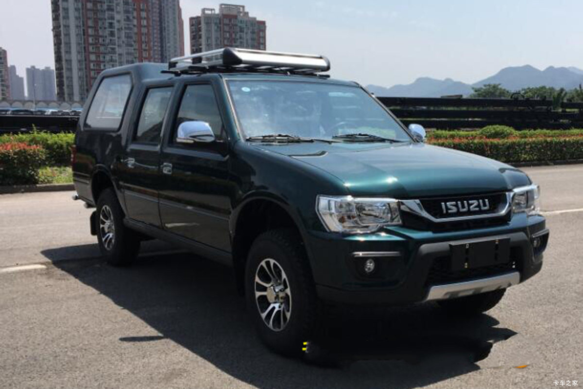 庆铃 五十铃T17 2019款 精英版 2.6L汽油 121马力 两驱 双排厢式皮卡