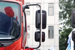 福田 瑞沃ES5 185马力 4X2 6.8米栏板载货车(BJ1185VLPEN-FA)