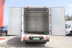 庆铃 五十铃EV100 4.5T 4.25米单排纯电动厢式轻卡(续航315)(QL5041XXYBEVECCA2)96.77kWh