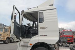 陕汽重卡 德龙新M3000 轻量化北方版 375马力 6X4牵引车(SX4250MB4)
