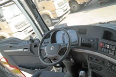 陕汽重卡 德龙新M3000 336马力 8X4 7.49方混凝土搅拌运输车(SX5310GJBMB3062)