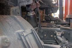 东风柳汽 乘龙H5中卡 270马力 6X2 7.8米仓栅式载货车(LZ5250CCYM5CB)