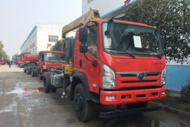 三环十通底盘&nbsp;随车吊外观图片