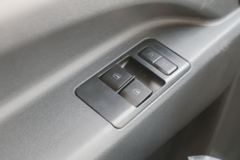 中国重汽 豪曼H3 先锋版 130马力 4.2米单排厢式轻卡(ZZ5048XXYG17EB1)