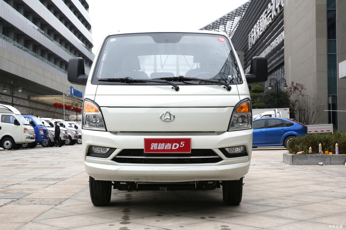 长安跨越者D5 1.8L 133马力 3.385米单排厢式微卡