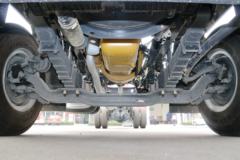 东风柳汽 新乘龙M3中卡 200马力 4X2 9.8米厢式载货车(LZ5185XXYM3AB)