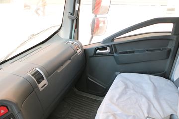 йHOWO ͳ˧ 2018 141 4.15׵ʽῨ(ZZ5047XXYF341CE145)ͼƬ