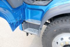 青岛解放 龙V中卡 180马力 4X2 6.2米仓栅式载货车(CA5181CCYPK2E5A80)