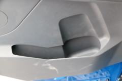 青岛解放 龙V中卡 180马力 4X2 6.2米仓栅式载货车(CA5181CCYPK2E5A80)