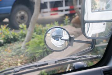 ���� ��ʮ��600P 130���� 4X2 3.07��˫����ʽ���㳵(˳����)(SZP5040TSCQL4)ͼƬ