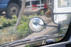 五十铃600P&nbsp;载货车驾驶室                                               图片