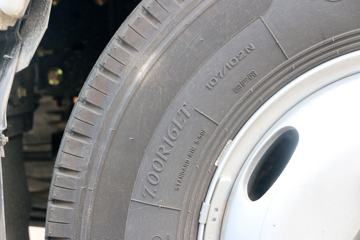 ���� ��ʮ��600P 130���� 4X2 3.07��˫����ʽ���㳵(˳����)(SZP5040TSCQL4)ͼƬ