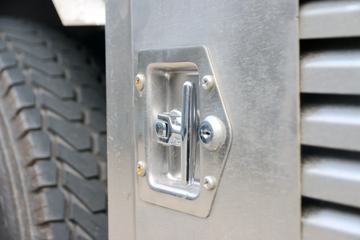 ���� ��ʮ��600P 130���� 4X2 3.07��˫����ʽ���㳵(˳����)(SZP5040TSCQL4)ͼƬ