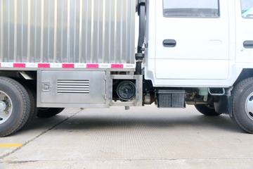 ���� ��ʮ��600P 130���� 4X2 3.07��˫����ʽ���㳵(˳����)(SZP5040TSCQL4)ͼƬ