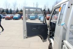 时风 风菱D版 2.55T 2.6米单排纯电动四轮栏板微卡