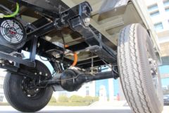 时风 风菱D版 2.55T 2.6米单排纯电动四轮栏板微卡