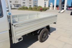 时风 风菱D版 2.55T 2.6米单排纯电动四轮栏板微卡