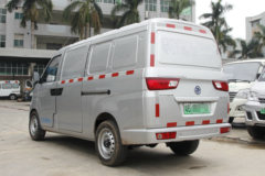 申龙客车 2.6T 4.43米纯电动封闭货车(续航256km)40.7kWh
