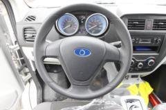申龙客车 2.6T 4.43米纯电动封闭货车(续航256km)40.7kWh