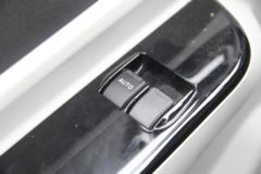 申龙客车 2.6T 4.43米纯电动封闭货车(续航256km)40.7kWh