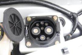 申龙&nbsp;电动封闭厢货底盘图片