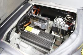 申龙&nbsp;电动封闭厢货底盘图片