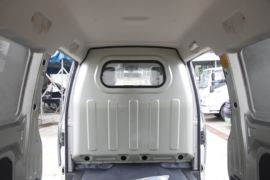 申龙&nbsp;电动封闭厢货货厢图片