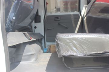 һ������ ��ž���1ϵ 87���� 4X2 2.76����ж��(��ɲ)(CA3040K11L1RE5J)ͼƬ