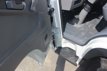 һ������ ��ž���1ϵ 87���� 4X2 2.76����ж��(��ɲ)(CA3040K11L1RE5J)ͼƬ