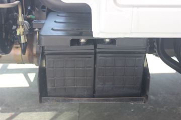 һ������ ��ž���1ϵ 87���� 4X2 2.76����ж��(��ɲ)(CA3040K11L1RE5J)ͼƬ