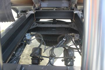 һ������ ��ž���1ϵ 87���� 4X2 2.76����ж��(��ɲ)(CA3040K11L1RE5J)ͼƬ