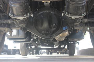 һ������ ��ž���1ϵ 87���� 4X2 2.76����ж��(��ɲ)(CA3040K11L1RE5J)ͼƬ