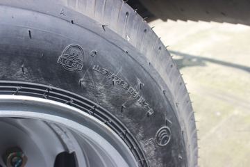 һ������ ��ž���1ϵ 87���� 4X2 2.76����ж��(��ɲ)(CA3040K11L1RE5J)ͼƬ