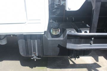 һ������ ��ž���1ϵ 87���� 4X2 2.76����ж��(��ɲ)(CA3040K11L1RE5J)ͼƬ